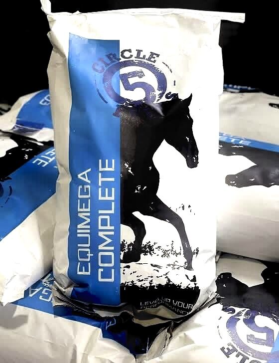 Circle _5 Feeds-EquiMega Complete Alfalfa base pellets-3